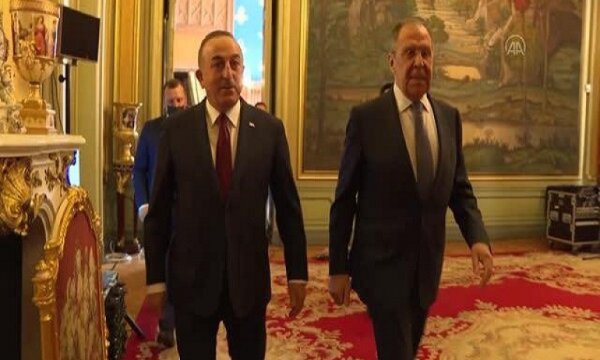 Lavrov ile Çavuşoğlu, Moskova’da bir araya geldi
