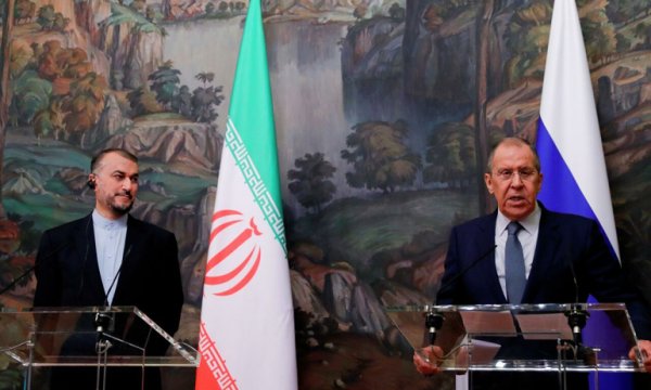 Lavrov: İran’la yeni bir anlaşma taslağı üzerinde çalışıyoruz