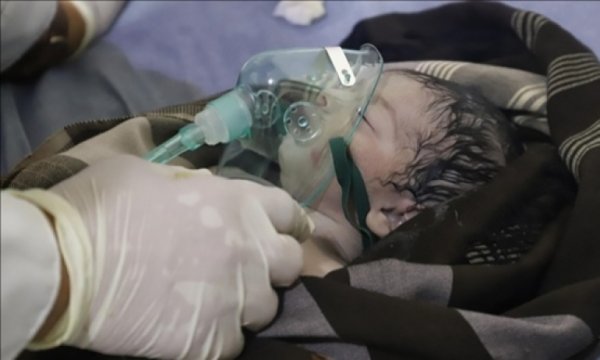"Yemen'de en az 10 bin çocuk öldü"