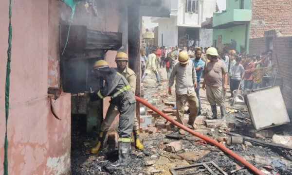 Hindistan'da Hindu çeteler Müslümanların evlerini ateşe verdi