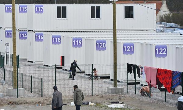 Köle ticareti gibi...İngiltere mültecileri Ruanda'ya gönderiyor