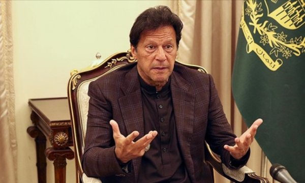 Pakistan'da istifalar kabul edildi