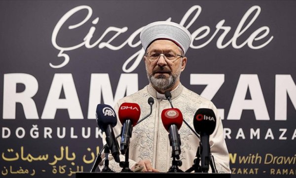 Erbaş, 2022 yılında Hacca Türkiye'den 37 bin 770 kişinin gideceğini açıkladı
