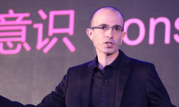 İsrailli tarihçi Harari'den 'aşıyla çip takıldığı' iddiası