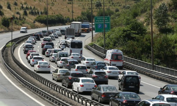 Bayramda yola çıkacaklar bu uyarılara dikkat!