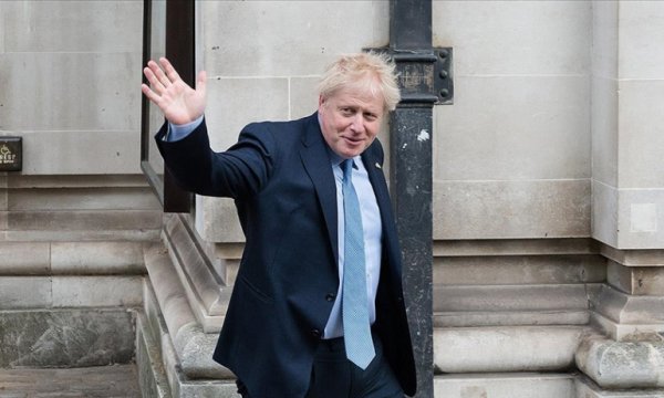İngiltere'deki yerel seçimlerin sonuçları Başbakan Johnson üzerindeki baskıyı artırdı