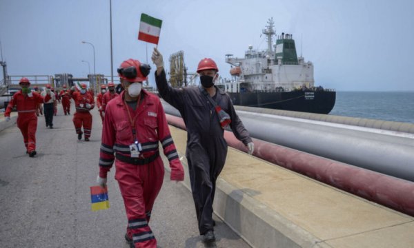 Venezuela, İran'dan ağır ham petrol ithal etmeye başladı