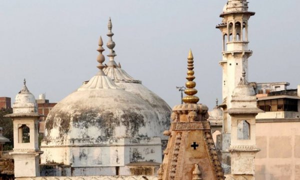"Hindistan 4 asırlık camiyi yıkıp yerine Hindu tapınağı inşa edecek"