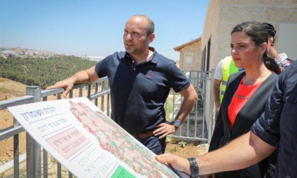 Siyonist Bennett'ten provokasyon: İşgal altındaki Batı Şeria'ya gitti