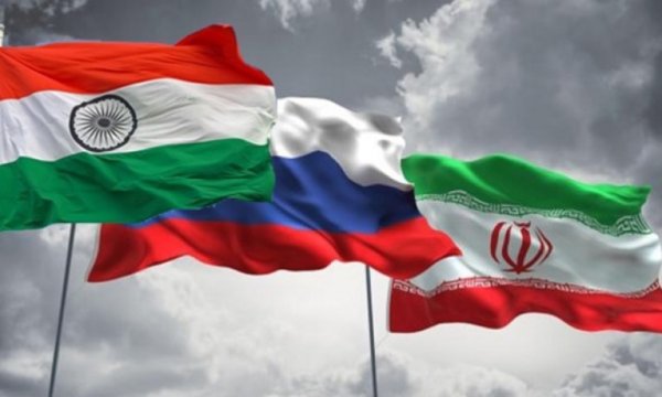 Rusya, İran ve Hindistan uluslararası ilişkilerde üçüncü bir etki kutbu oluşturuyor