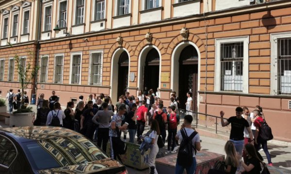 Saraybosna'da okullarda bomba ihbarı: Eğitime ara verildi