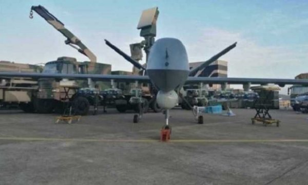Yemen ordusu Suudi koalisyonuna ait casus uçağı düşürdü