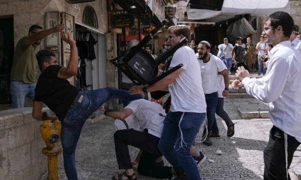 İsrailli analistlerden ırkçı ‘bayrak yürüyüşü’ yorumu
