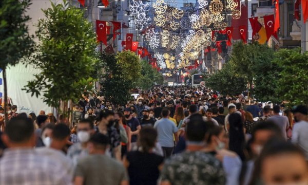 Türkiye'de yaklaşık 2 yıl sonra maskesiz sosyal hayat başladı
