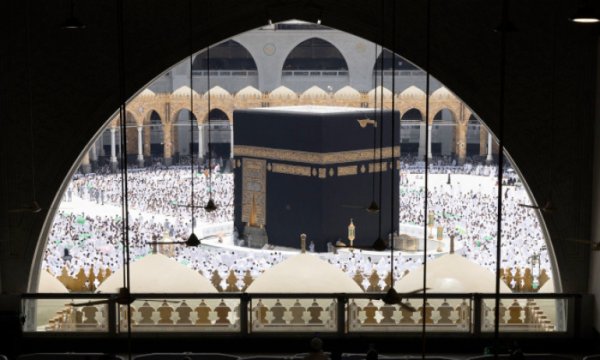 İki yılın ardından ilk hac kafilesi Suudi Arabistan'da