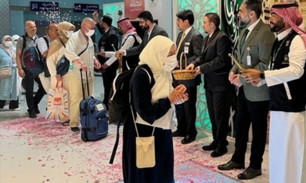 Türkiye'den yola çıkan ilk hac kafilesi Medine'ye vardı