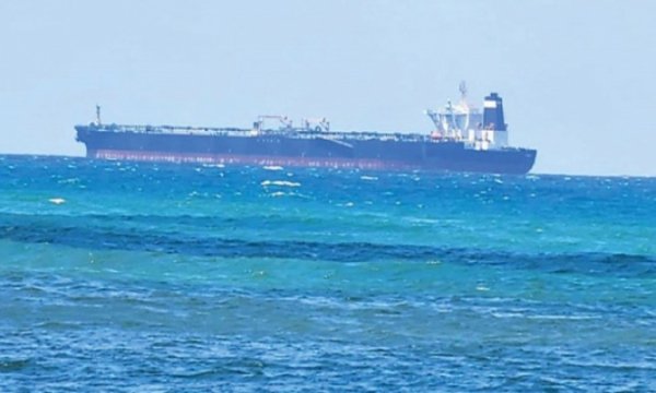 Esad'ın Tahran ziyareti sonrası iki İran petrol tankeri Suriye açıklarında