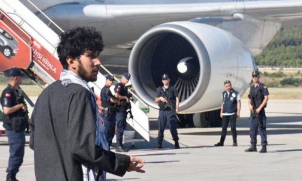 Afganistan uyruklu 226 sığınmacı sınır dışı edildi