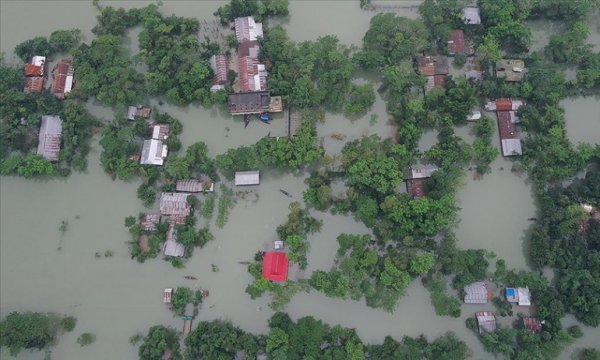 Bangladeş'te selden etkilen bölgelerde gıdaya ve temiz suya erişim zorlaştı