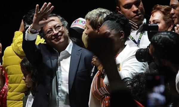 Kolombiya'da cumhurbaşkanı seçimini kazanan Gustavo Petro'yu zor bir dönem bekliyor