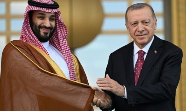 Yemenli çocukların katilini Türkiye'nin resmi erkanı hoş karşılarken halk sevmedi