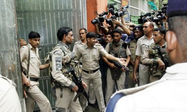 Müslüman gazeteciler Hindistan polisinin hedefinde