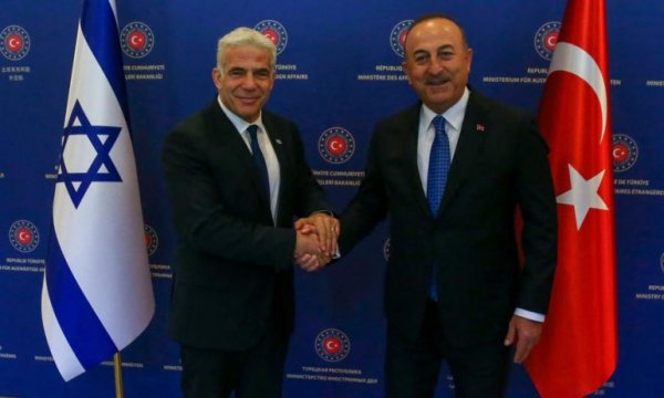 Siyonist Bakan Çavuşoğlu ile görüşmüştü: Döner dönmez Başbakan oldu