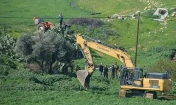 İsrail güçleri Batı Şeria'da Filistinlilerin yaşadığı köyün suyunu kesti
