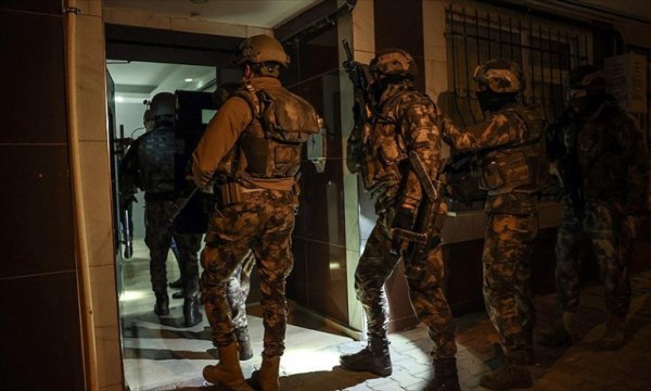 İstanbul'da terör örgütü DEAŞ operasyonunda 19 zanlı yakalandı