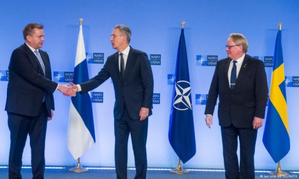 İsveç ve Finlandiya'nın NATO'ya katılım protokolleri imzalandı