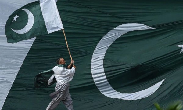 Pakistan'da ekonomik kriz: Devlet varlıklarının acil satılmasına karar verildi