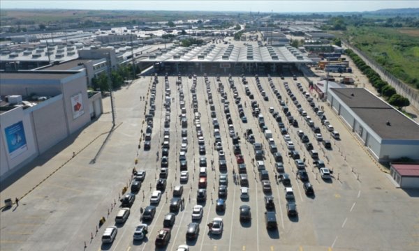 Yıllık izinlerini Türkiye'de geçirmek için gelen gurbetçi sayısı 1 milyona yaklaştı