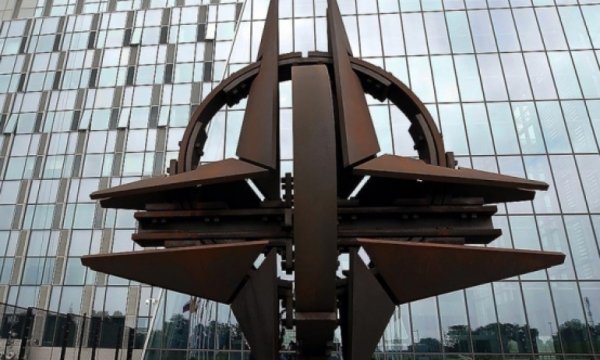 NATO Kosova'da tarafları diyaloğa çağırdı