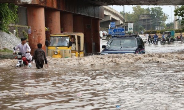 Şiddetli yağışlar Pakistan'da 22 kişinin daha ölümüne yol açtı