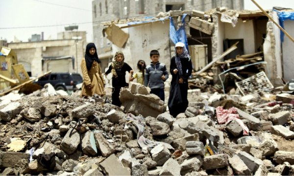 Ensarullah: Yemen'e yönelik saldırıları yöneten Amerika'dır