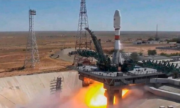 İran Yaptırımlara Rağmen başardı; Uydu başarıyla yörüngeye oturdu