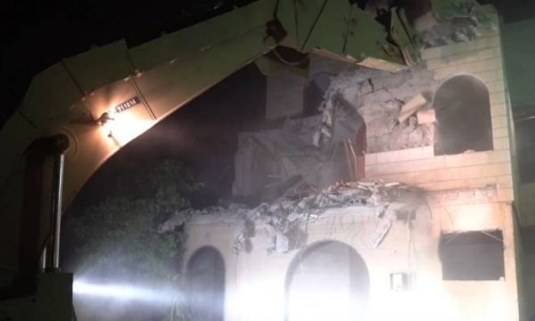 İsrail, işgal altındaki Batı Şeria'da iki Filistinlinin evini yıktı