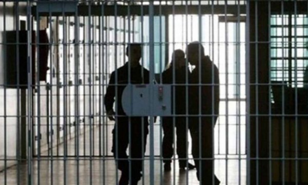 Bahreyn'de 15 siyasi tutukluyu bilinmeyen yere nakletti