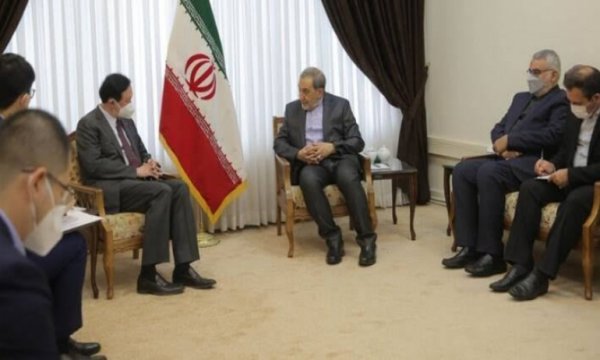Velayati: Çin, İran'ın stratejik müttefiki