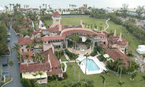FBI açıkladı: Trump'ın evinde 184 gizli belge bulundu