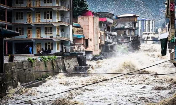 Ölü sayısının bini aştığı Pakistan'dan dünyaya yardım çağrısı