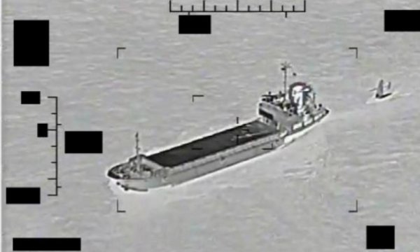 İran, ABD'ye ait iki insansız deniz aracını alıkoydu