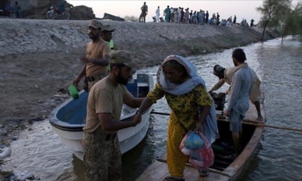 Pakistan'da muson yağmurları sebebiyle ölenlerin sayısı artıyor