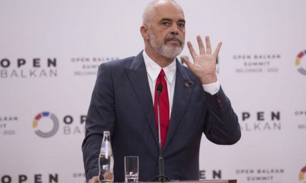 Halkın Mücahitleri'ni ülkesinde barındıran işbirlikçi Arnavutluk yönetimi, İran'la ilişkileri kesti