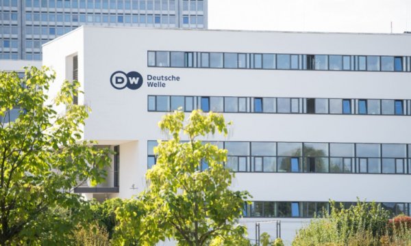 Alman medya kuruluşu Deutsche Welle'den İsrail işgalini tanıyın baskısı!