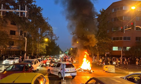 Batı'nın İslam Nizamını yıkma hesaplar ve İran halkının şuuru