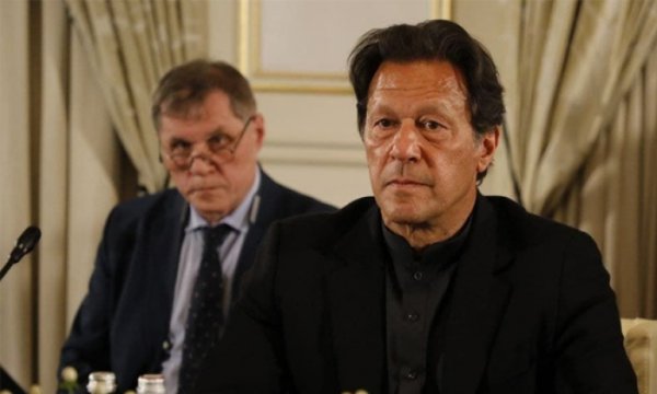 Pakistan'da eski başbakan İmran Han'a karşı terör suçlamaları düşürüldü