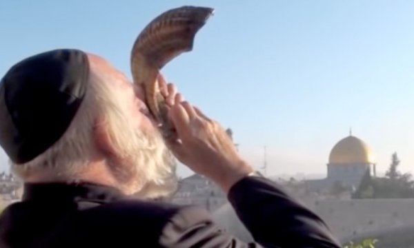 Yahudiler Mescid-i Aksa yakınlarında boynuzlu ayin yaptı