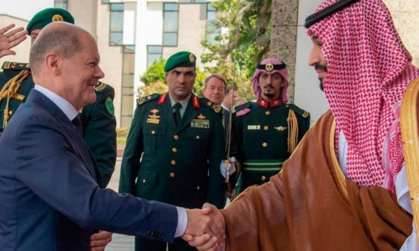 Almanya Körfez turunda: Hedef enerjide iş birliğini artırmak