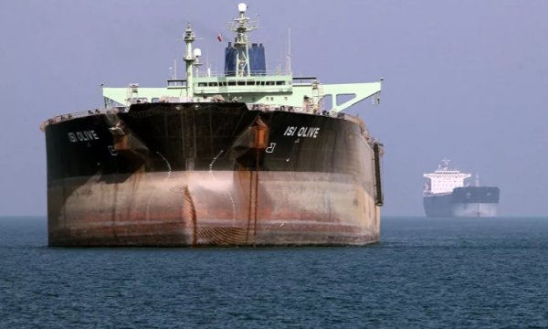  İran'a ait iki büyük petrol tankeri Venezuela’ya yaklaştı 